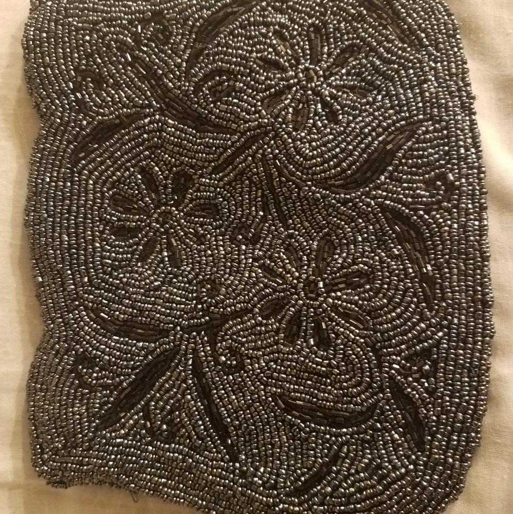 Beaded clutch